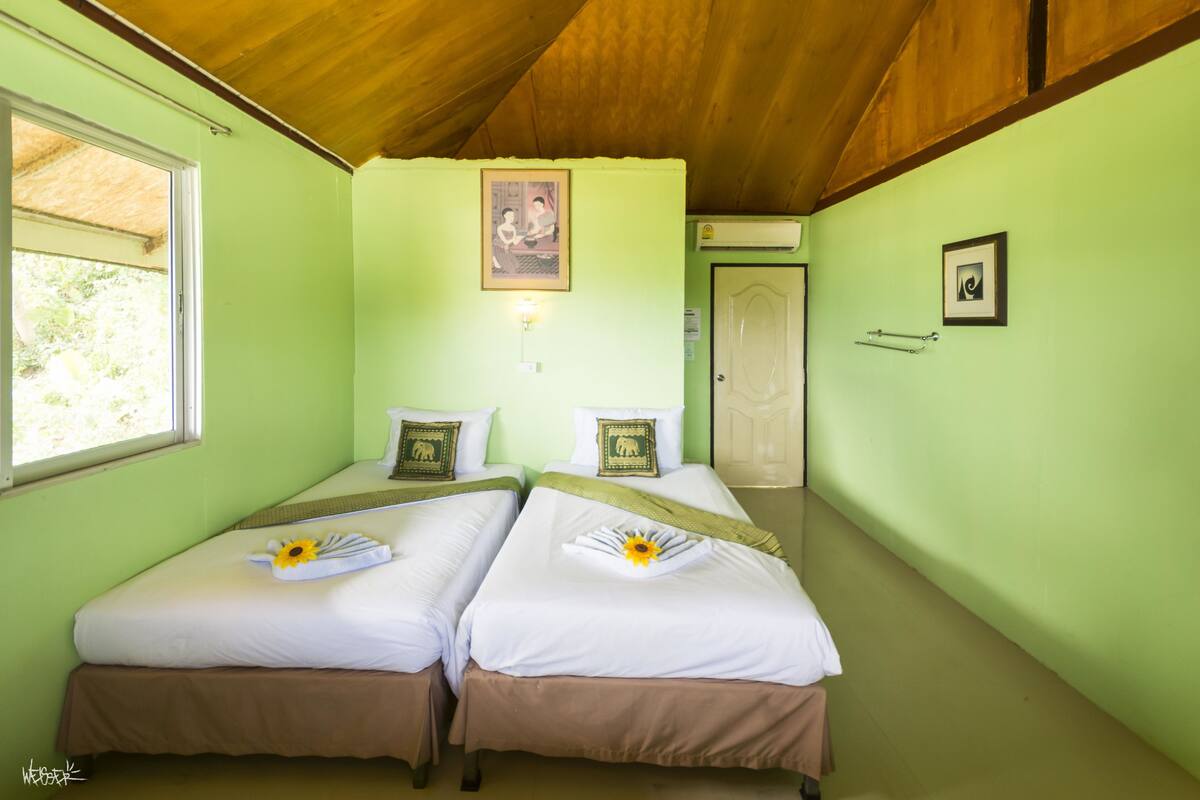 Select Comfort beds, blackout drapes, rollaway beds, free WiFi