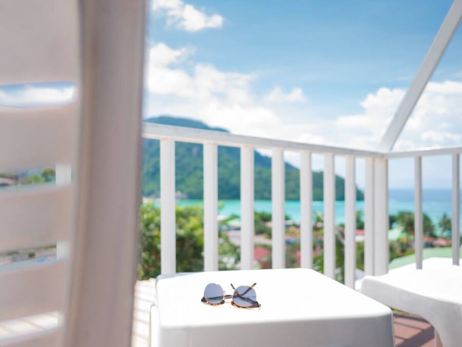 Sea View Air Con Room | Balcony