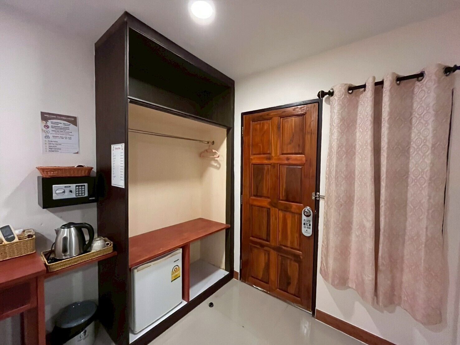 Rollaway beds, free WiFi