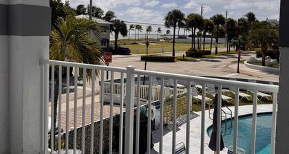 Coral Key Inn