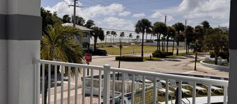 Coral Key Inn
