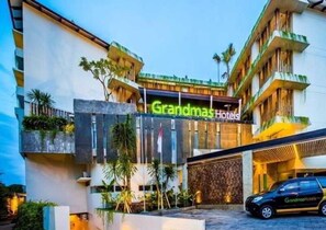 Exterior - GrandMas Plus Hotel Airport (Tuban)