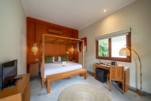 Family Villa | Minibar, in-room safe, desk, blackout drapes -  Rouge - Villas Ubud (Ubud)