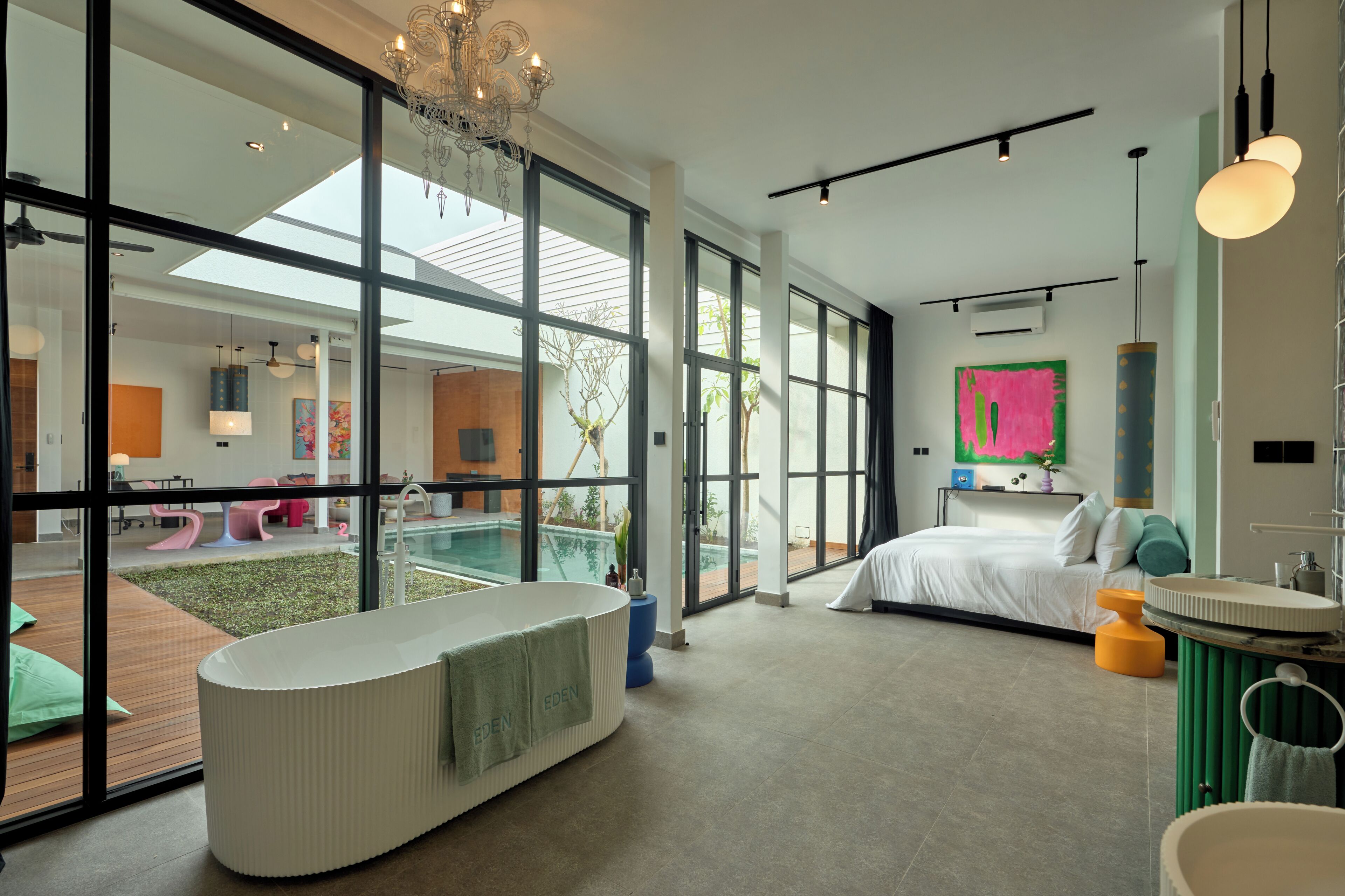 Villa – superior (with Private Pool) | Minibar, safe på rommet, skrivebord og blendingsgardiner