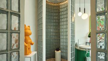 Superior Villa (with Private Pool) | Bathroom | Separate tub and shower, rainfall showerhead, free toiletries