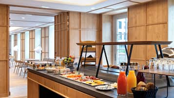 Desayuno buffet todos los días (con cargo)