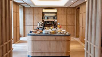 Desayuno buffet diario (EUR 29 por persona)