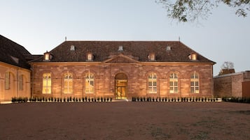 Façade de l’hébergement - soirée/nuit