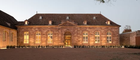 Façade de l’hébergement - soirée/nuit