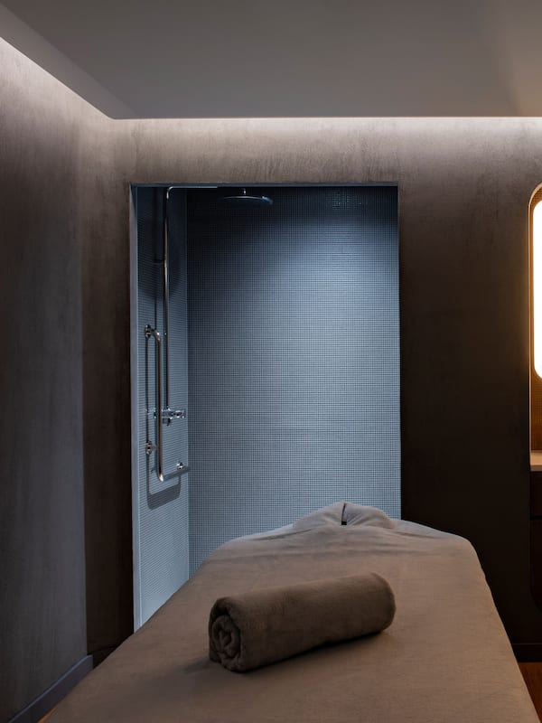 Sauna, steam room, facials, massages