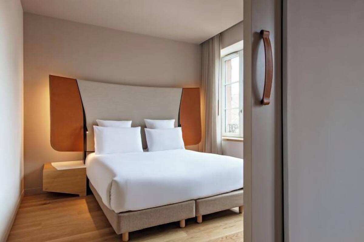 Minibar, in-room safe, desk, soundproofing