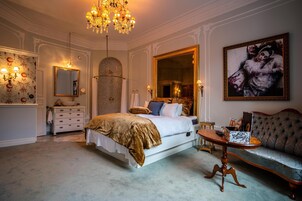 Classique | Ropa de cama de alta calidad, minibar, caja fuerte