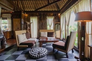 Familienbungalow | Wohnbereich | LCD-Fernseher