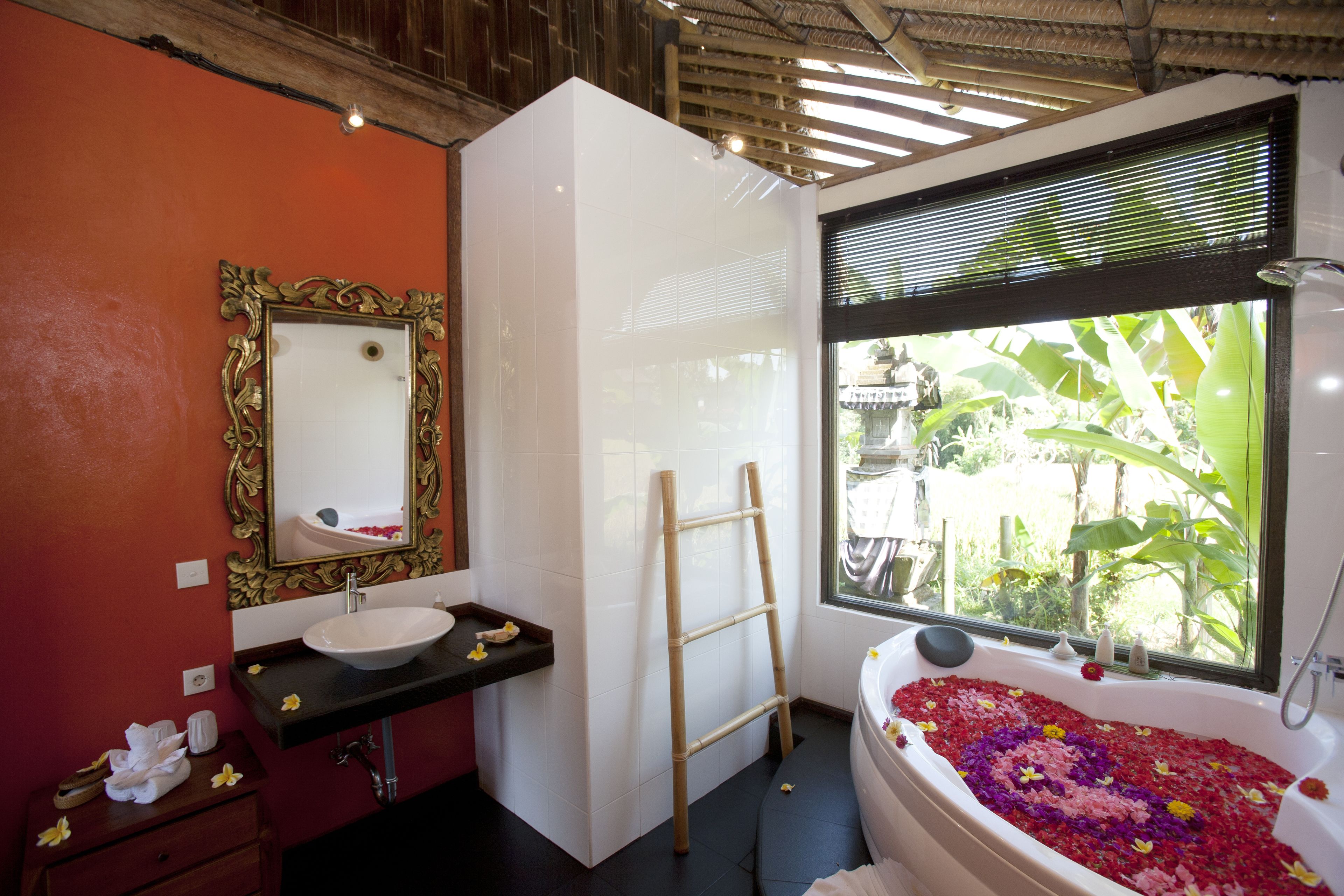 villa, 2 bedrooms | bathroom | bathtub, deep-soaking bathtub, hair dryer, slippers
