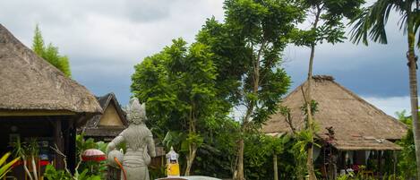 Villa, 1 Bedroom | Minibar, in-room safe, desk, soundproofing