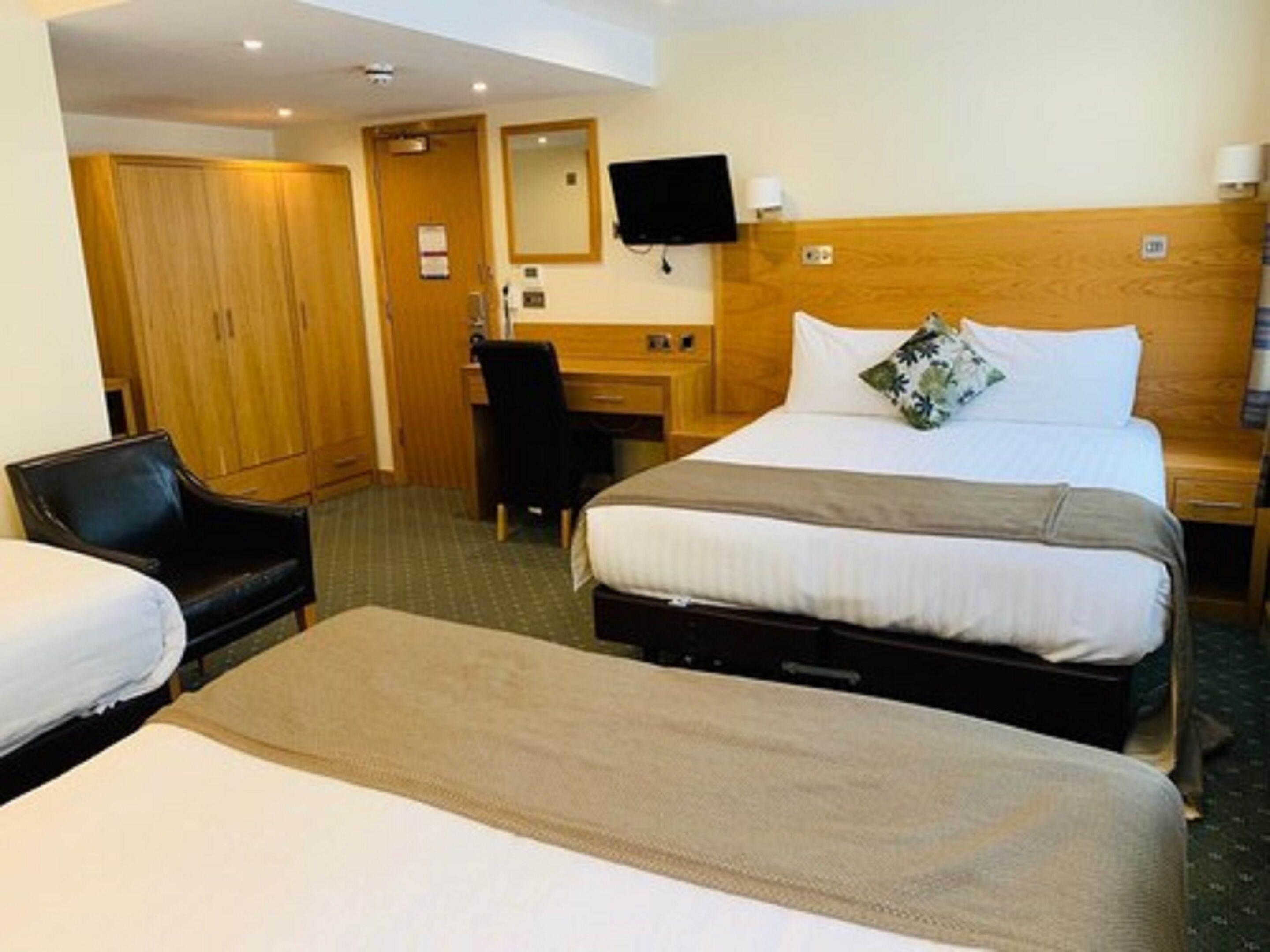 family room (5 people) | in-room safe, desk, soundproofing, iron/ironing board