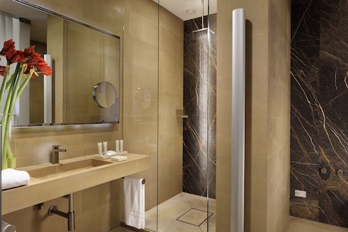 Palazzo Montemartini Rome, A Radisson Collection Hotel