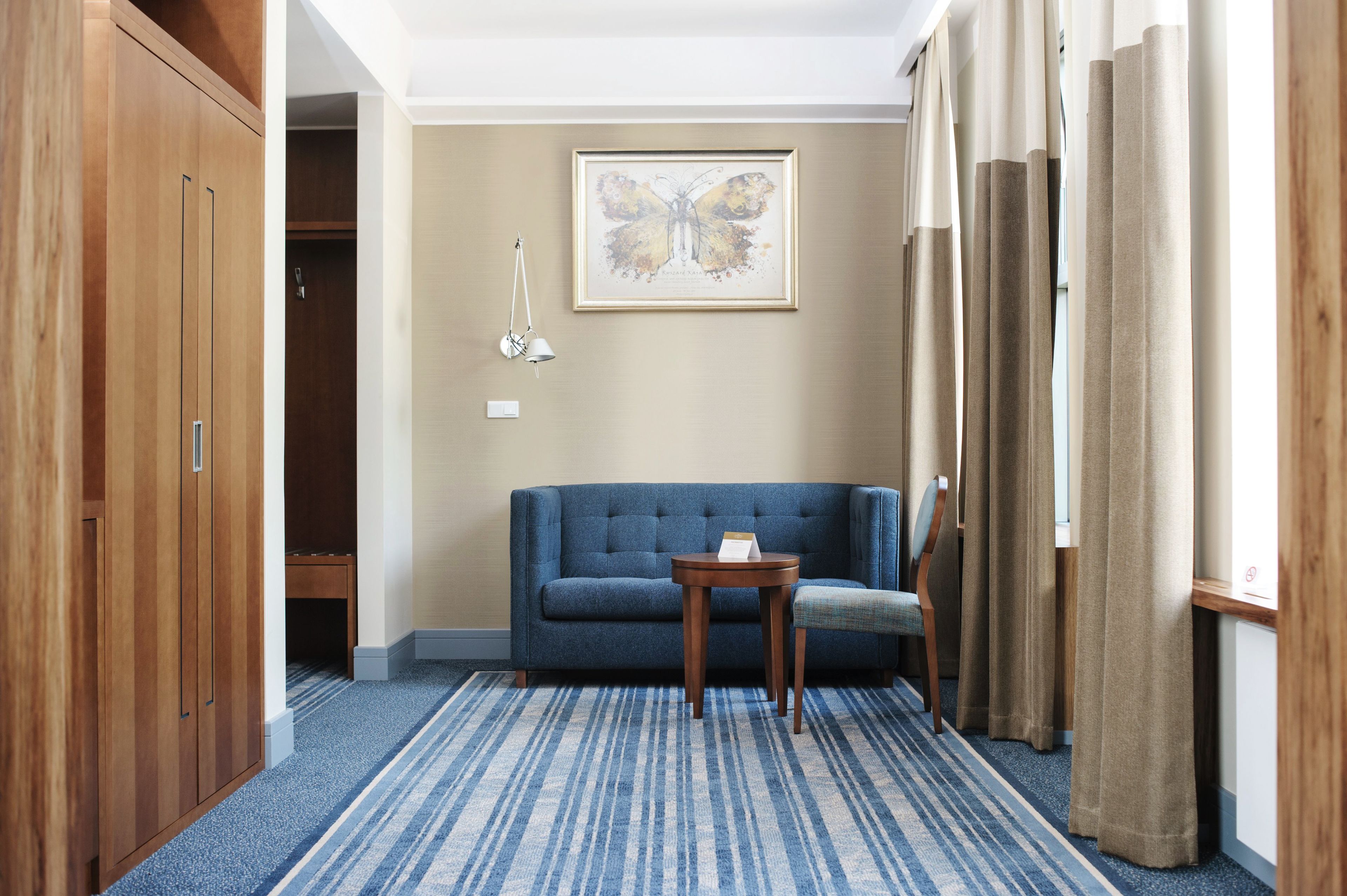 suite | premium bedding, minibar, in-room safe, desk