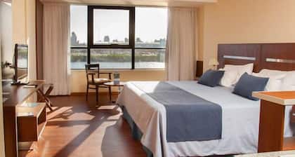 Hotel Puerto Amarras