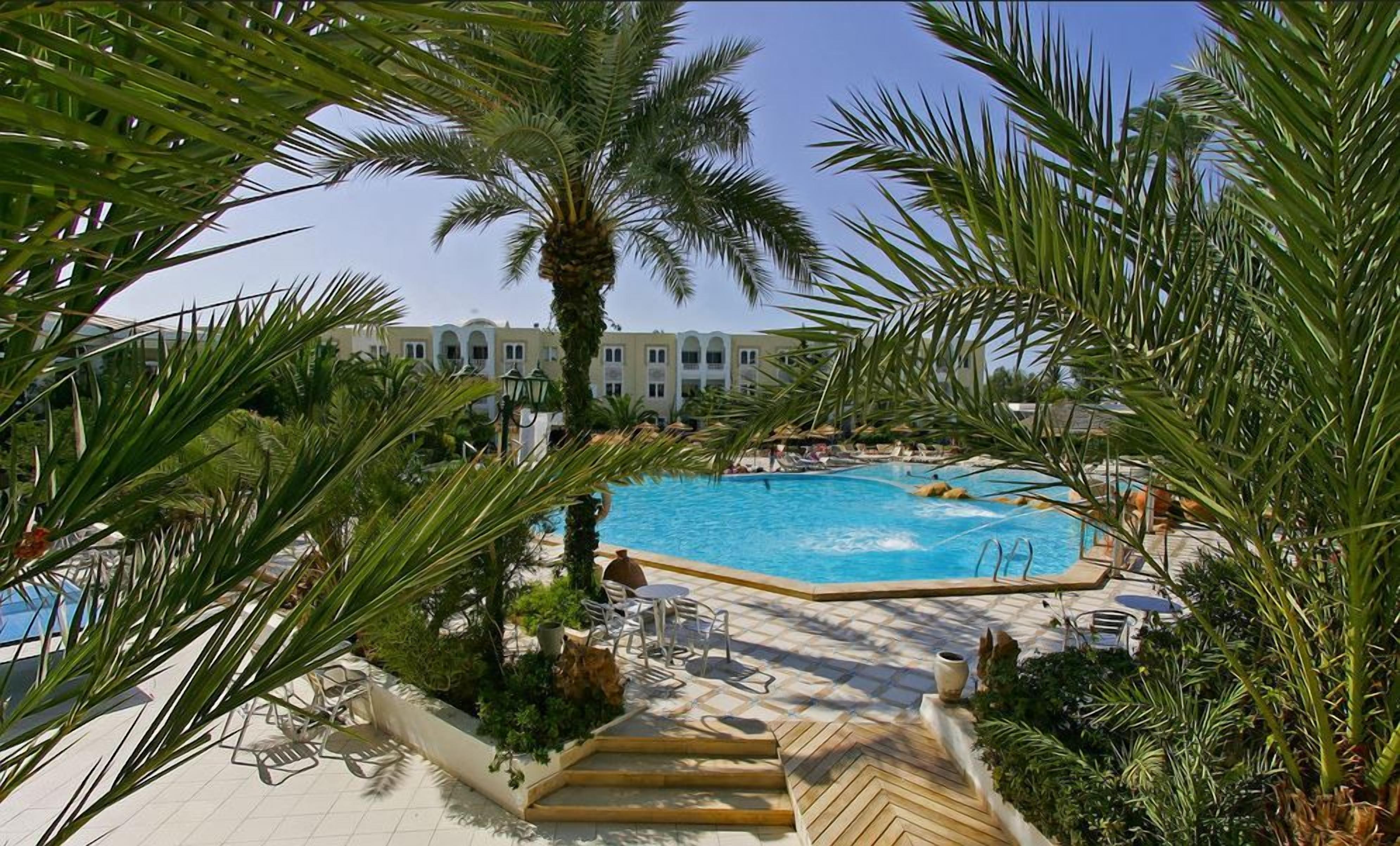 حمام سباحة