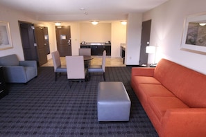 Suite, 1 King Bed, Non Smoking | Living area