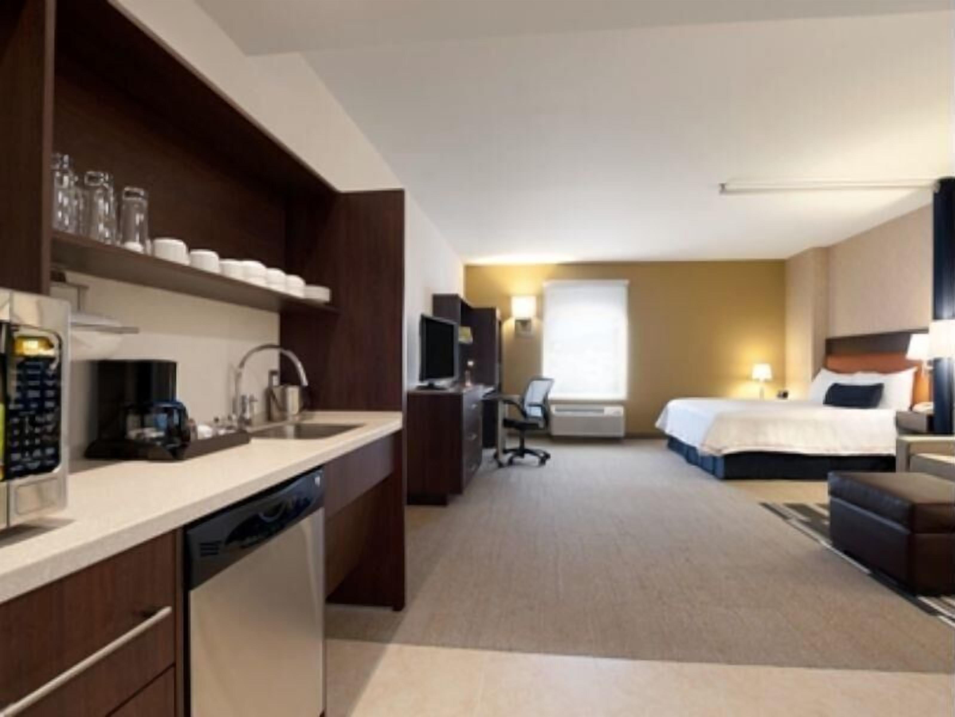 In-room safe, desk, laptop workspace, blackout curtains