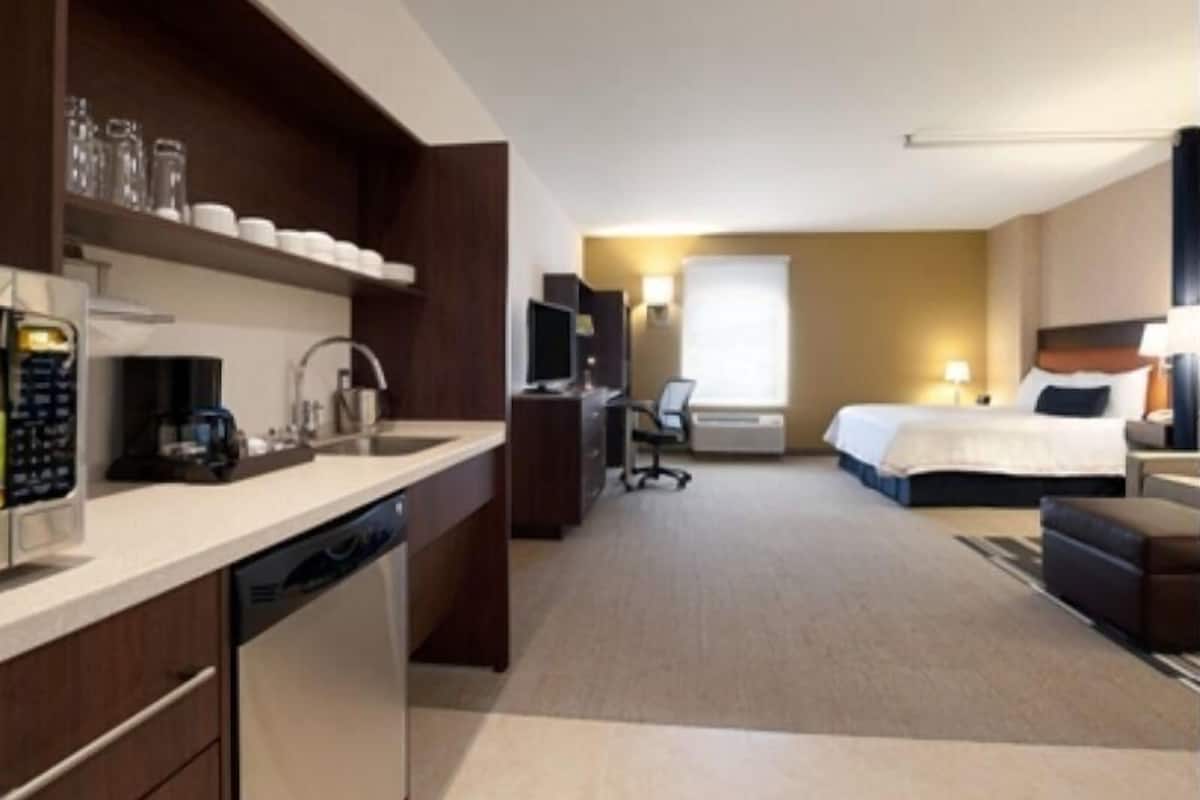 In-room safe, desk, laptop workspace, blackout curtains