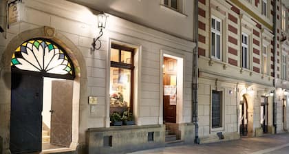 Gołębia 8 Residence