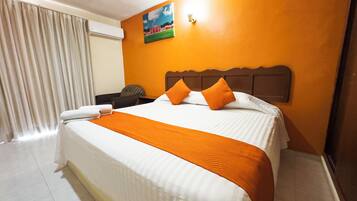 Suite estudio junior | 5 habitaciones y caja de seguridad en la habitación