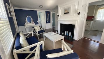 Classic Cottage, 2 Bedrooms, Garden View | Premium bedding, down comforters, minibar, iron/ironing board