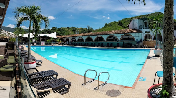 Outdoor pool, pool loungers