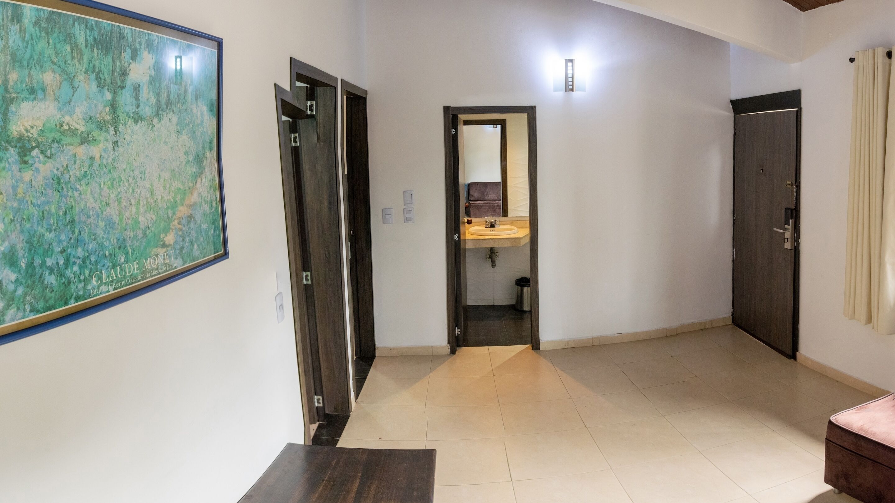 2 bedrooms, premium bedding, in-room safe, desk