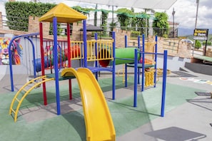 Children’s play area – outdoor