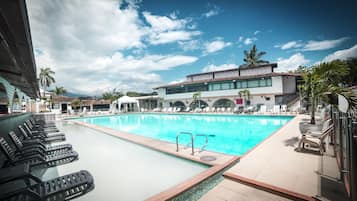 Outdoor pool, open 8:00 AM to 6:00 PM, sun loungers