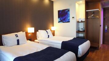 Standard Room, 2 Twin Beds (Free Breakfast) | Minibar, in-room safe, desk, soundproofing