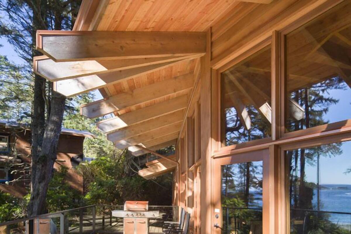 chalet, 2 bedrooms, beachfront | balcony