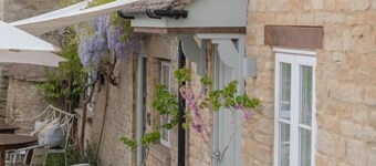 The Bell at Hampton Poyle