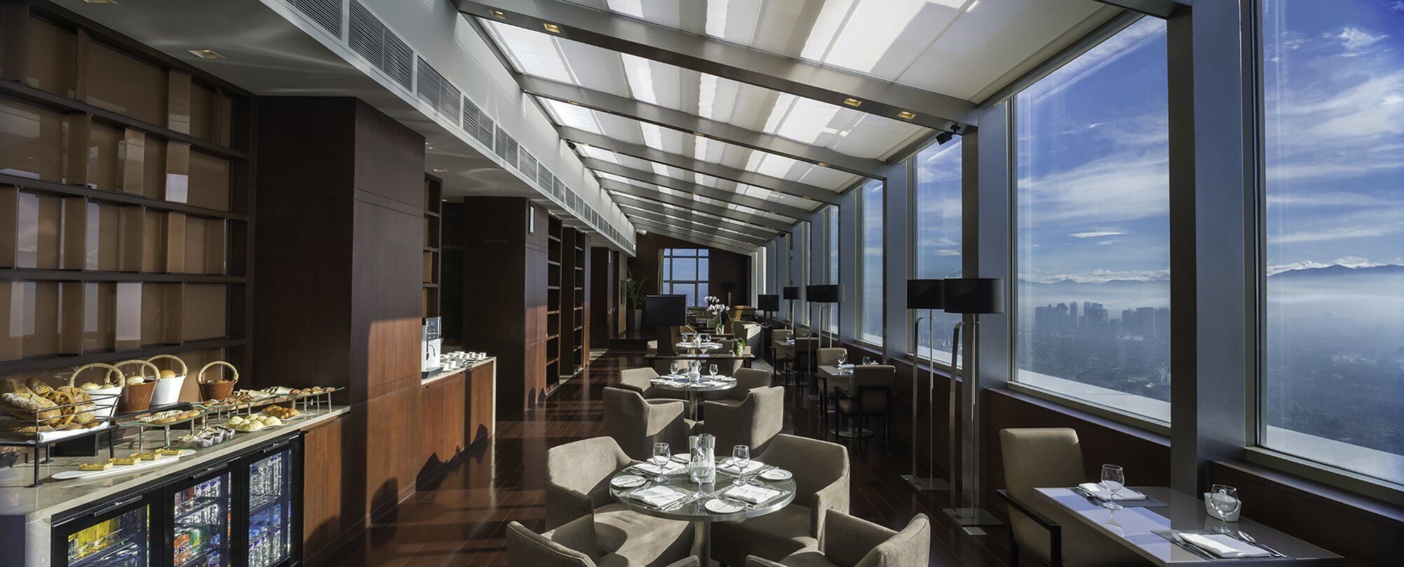 rooftop bar, al fresco dining, open daily