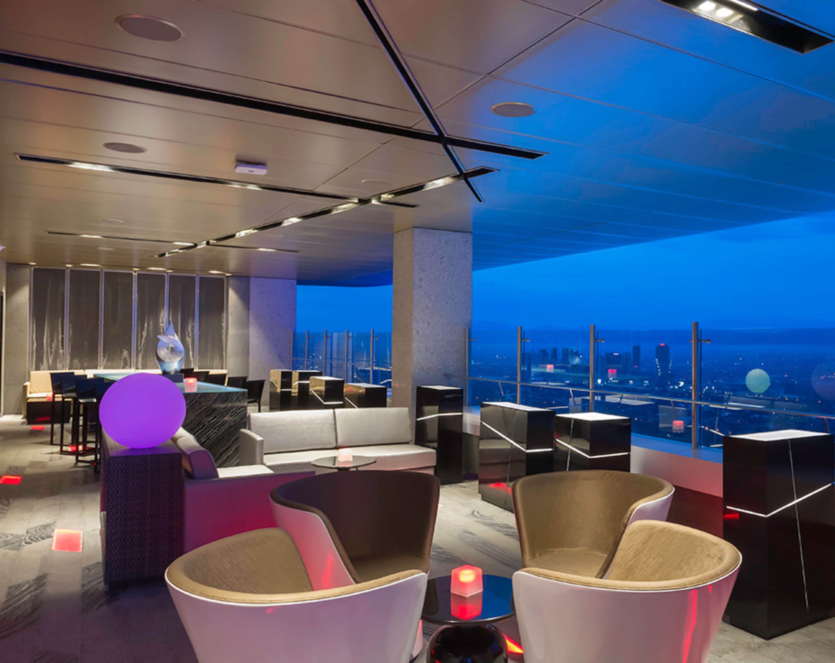 rooftop bar, al fresco dining, open daily