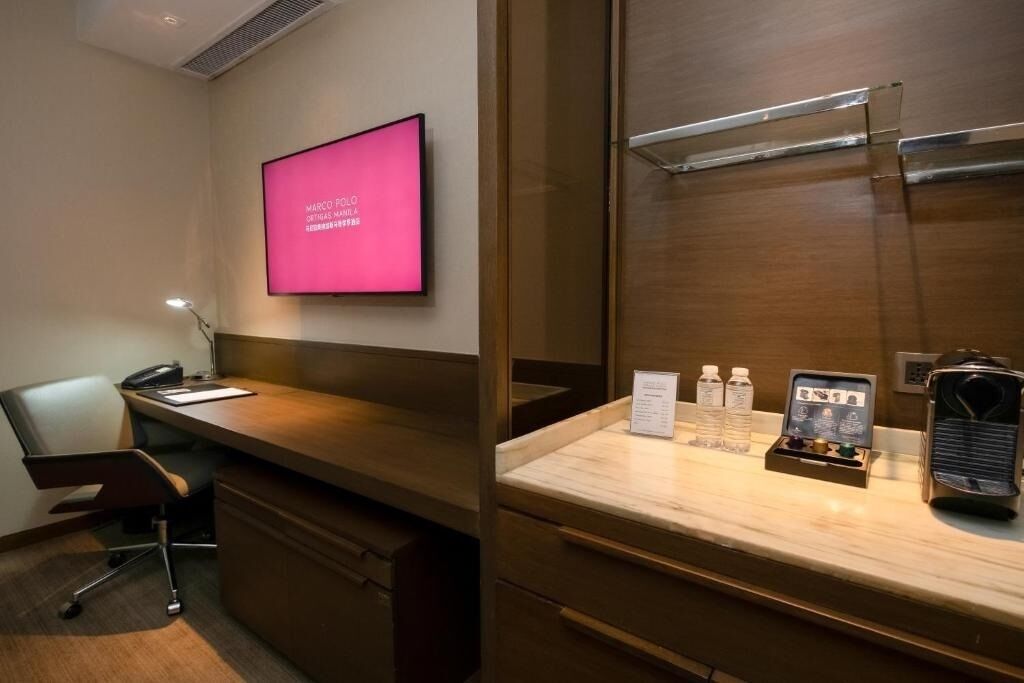 standard room | minibar, in-room safe, individually decorated, individually furnished