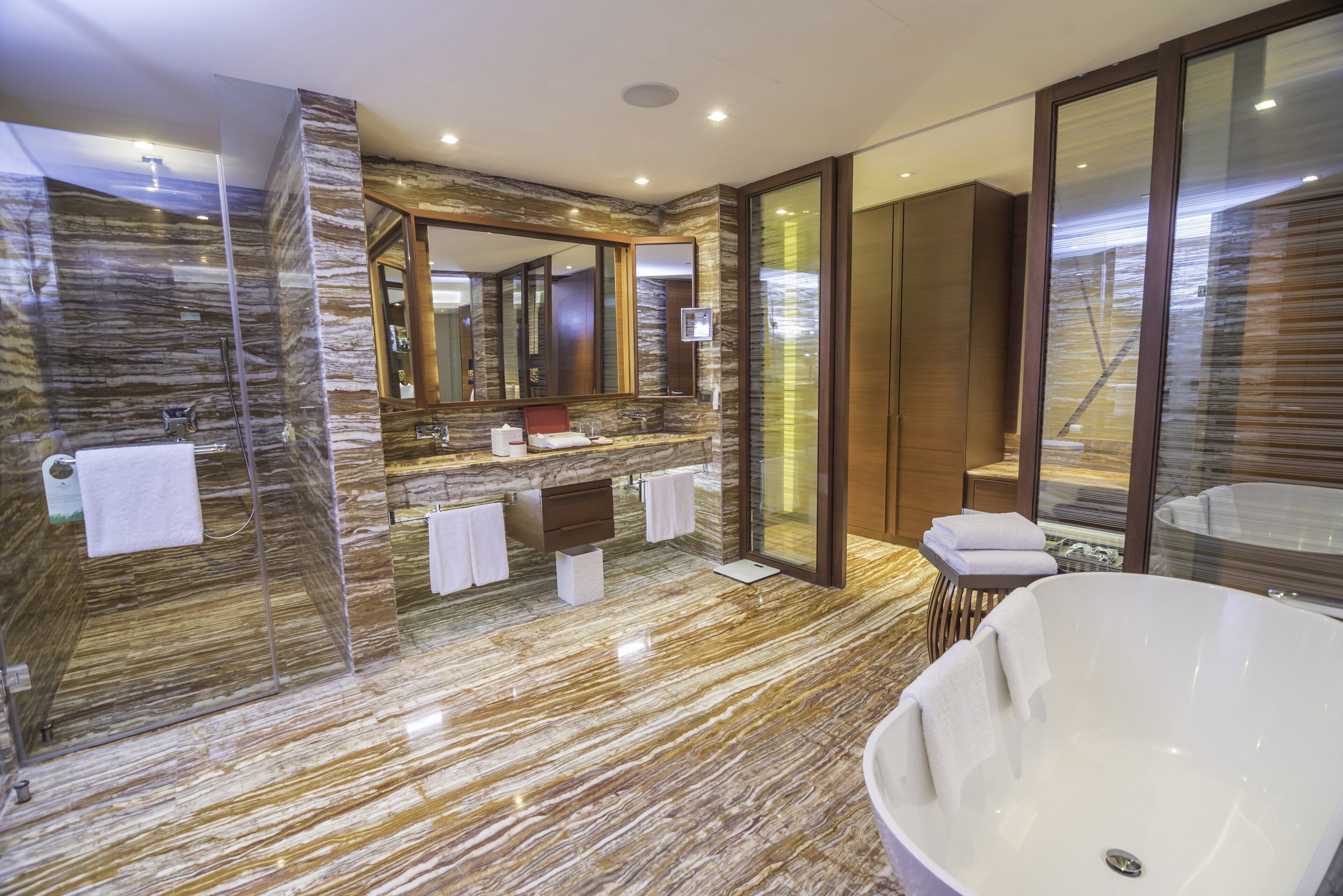 separate bathtub and shower, rainfall showerhead, free toiletries