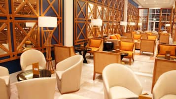 3 restaurants; breakfast, lunch, and dinner served