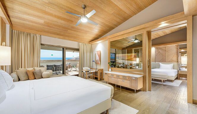 Jade Family | Premium bedding, minibar, in-room safe, desk