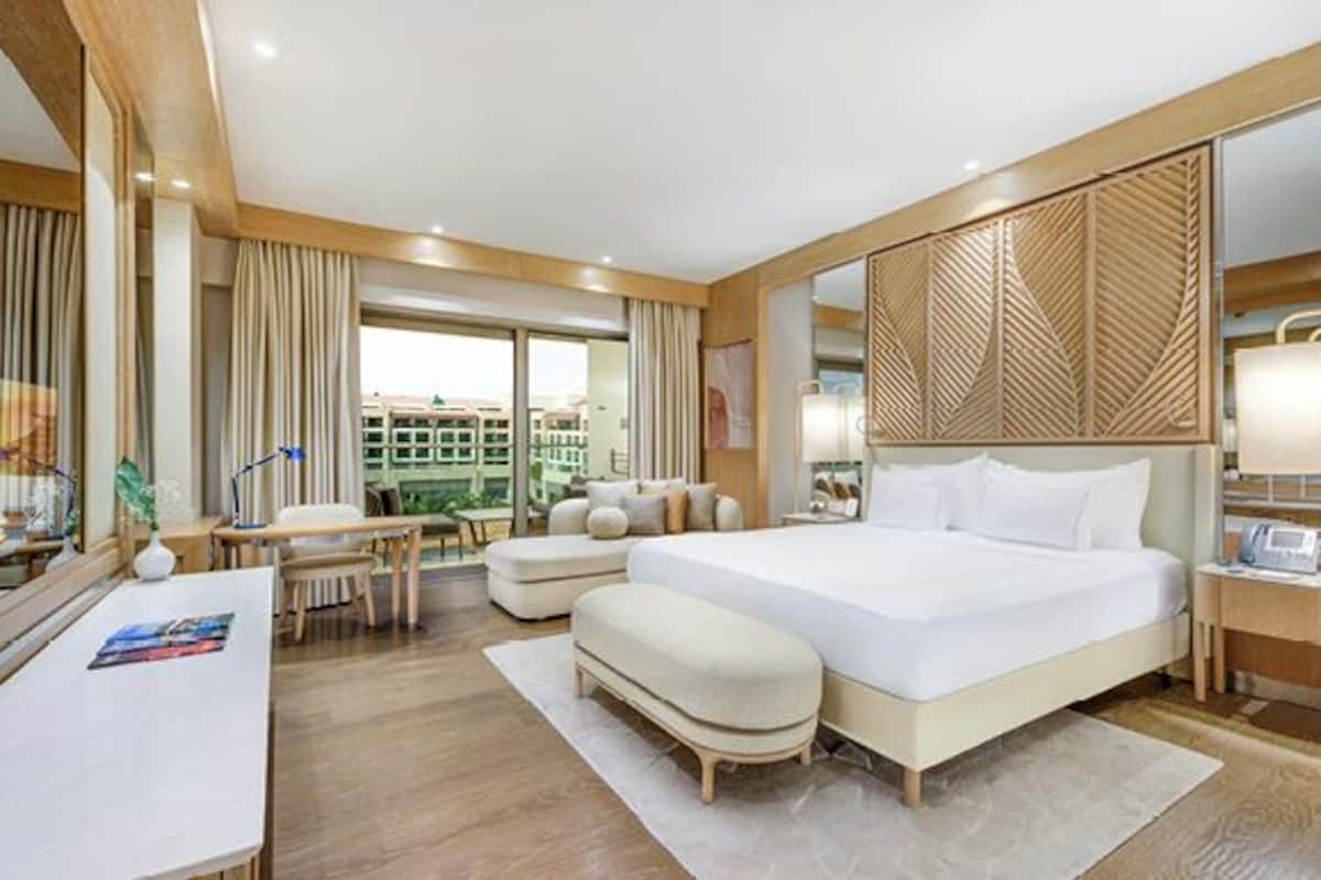 Jade Room Partial Sea View