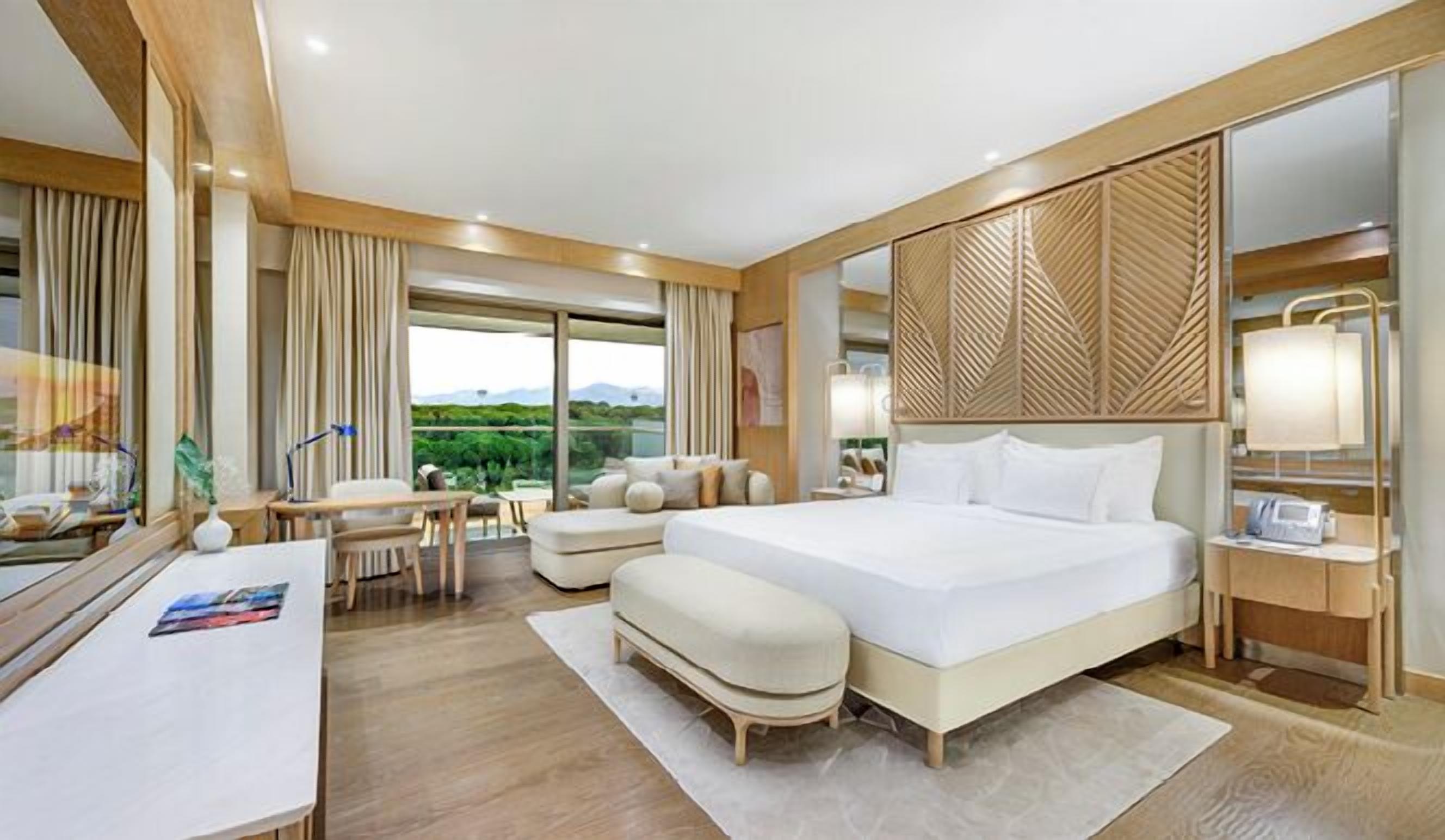 Jade Room | Premium bedding, minibar, in-room safe, desk