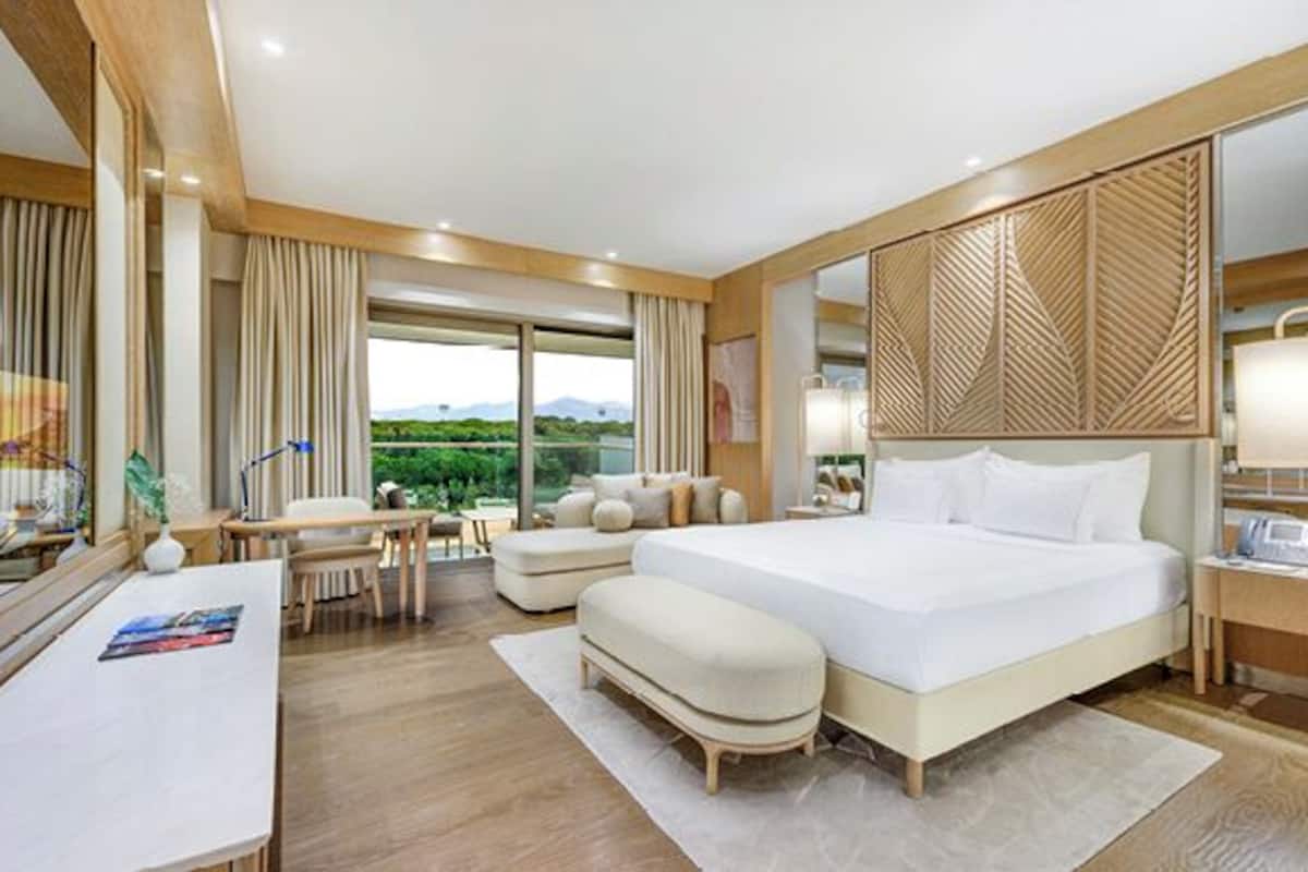 Jade Room