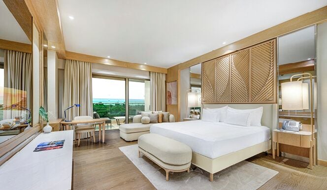 Jade Room Sea View | Premium bedding, minibar, in-room safe, desk