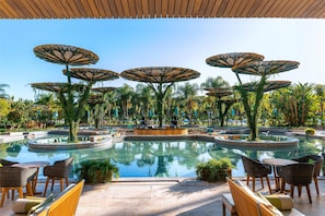 16 bars/lounges, 3 poolside bars