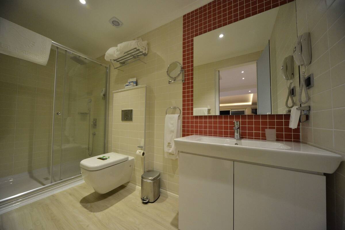 shower, free toiletries, hair dryer, bathrobes