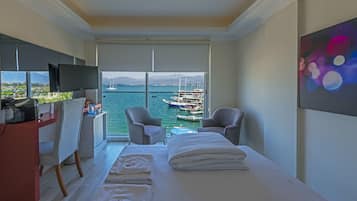 Large Sea View Room | Näkymä huoneesta